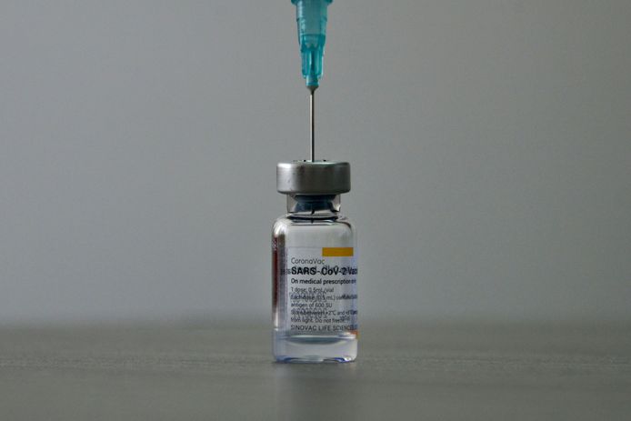 Een dosis van het Sinovac vaccin.