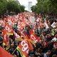Demonstranten belagen Franse politie tijdens protest tegen arbeidswet