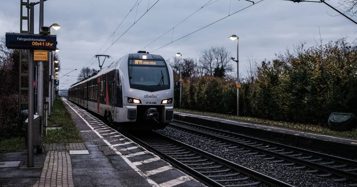 Eindelijk: inchecken met Nederlandse ov-kaart op station in Emmerik kan vanaf deze week