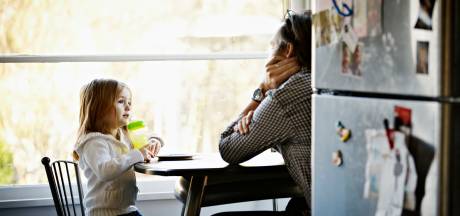 Dit is waarom peuters je soms maar vragen blijven stellen