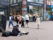 Winkeliers boos en publiek horendol, maar Utrecht peinst niet over bedelverbod
