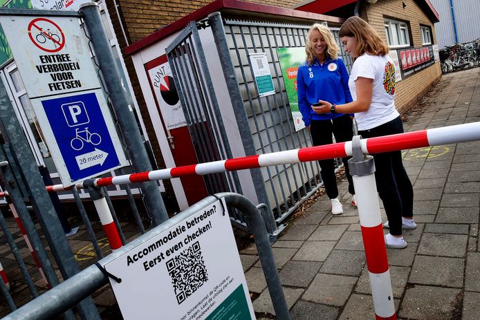 Wel scannen niet scannen? Hoe gaan de amateurclubs dat vanaf komende weekeinde doen?