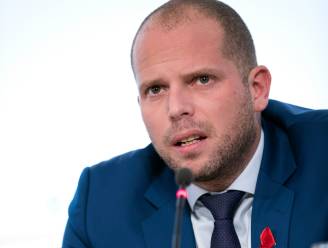 Francken: "Eerst onderzoeken of Soedanezen echt gefolterd zijn"