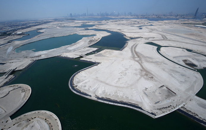 Op deze kunstmatige eilanden moet de Harbour Creek woontoren verrijzen.