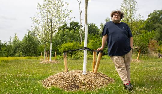‘Ik vind dat mijn generatiegenoten soms hun bek moeten houden’: dit was Manu Van Acker in ‘Het huis’
