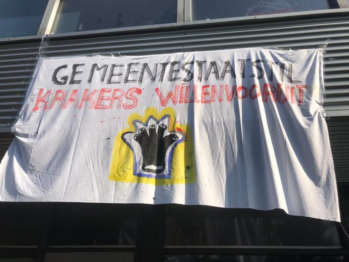 Het gekraakte pand in Westpoort.