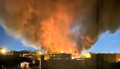 Un violent incendie éclate dans une intercommunale de déchets à Zwevegem