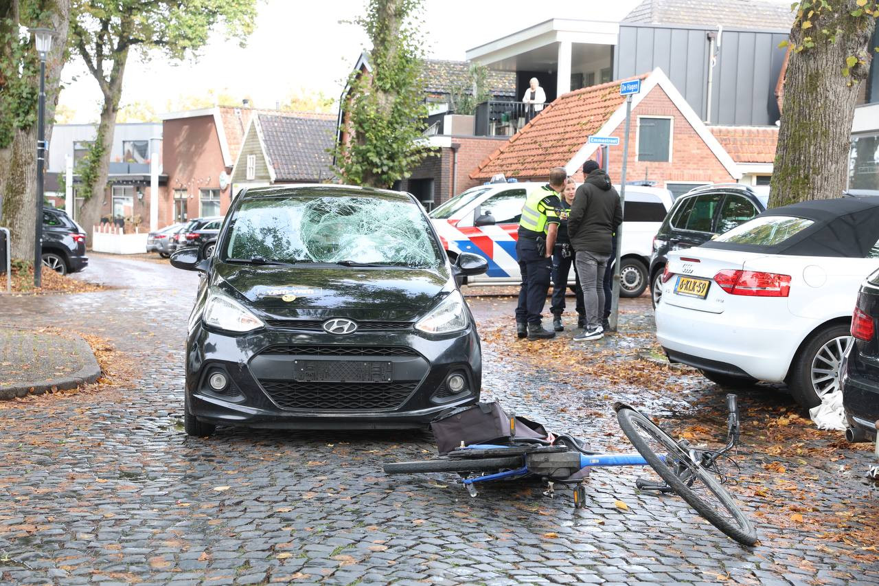 Een fietser raakte dinsdagmiddag gewond een ongeval in Rijssen.