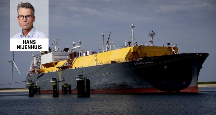 Een tanker met vloeibaar gas in de Prinses Arianehaven in Rotterdam.