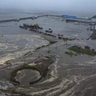 Tsunami-alarm voor delen van Rusland, Japan en VS na zeer zware aardbeving, golven tot 4 meter hoog