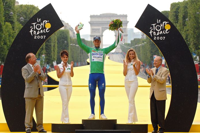 Tom Boonen met de groene trui in Parijs in 2007.