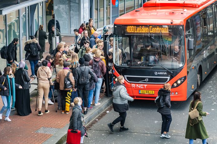 Komende jaren evenveel stops van trein, bus en tram en daar is ...