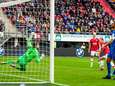 AZ laat in eigen huis geen spaan heel van stuntelend FC Utrecht