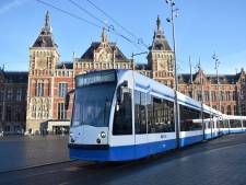 Besparen! Deze zomer reizen kinderen gratis met het ov in Amsterdam