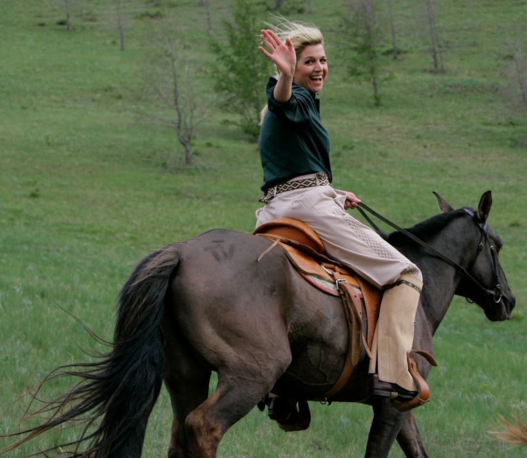 Máxima te paard in Mongolië. Beeld Hollandse Hoogte / Benelux Press