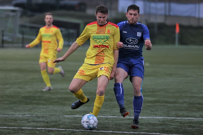 Louis Piret (l.) heeft al bewezen een neus voor goals te hebben, al kwam er dat bij Bertem-Leefdaal nog onvoldoende uit.