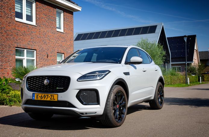 De E-Pace, de compacte SUV van Jaguar, is er nu als plug-inhybride.