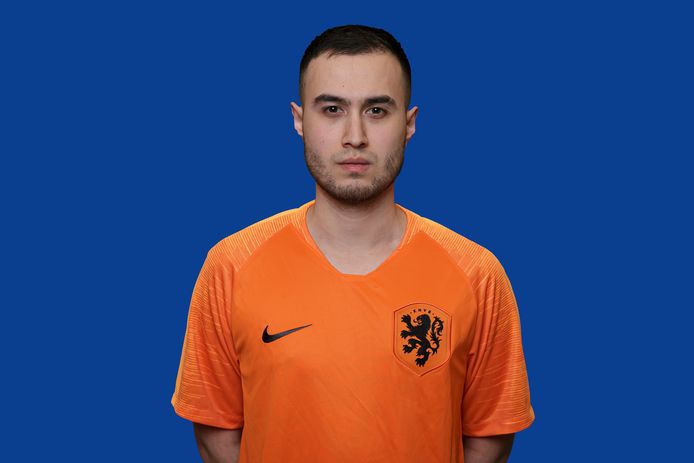 Yos Sonneveld is een van de twee spelers die Nederland vertegenwoordigt op het EK Pro Evolution Soccer 2020.