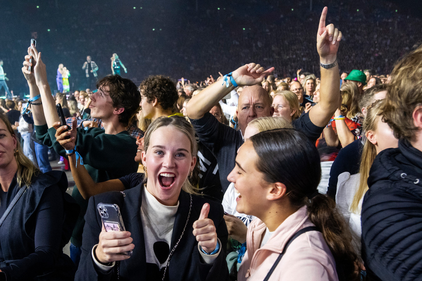 The Streamers in GelreDome: artiesten hebben zo veel plezier dat ze ...