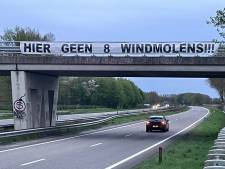 Spandoeken tegen windmolens kunnen weer de zolder op in Hilvarenbeek, gemeenteraad houdt vast aan besluit