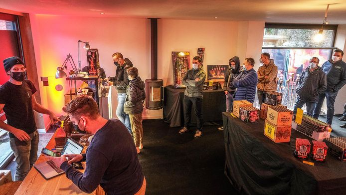 Het was druk vanmorgen in de Vuurwinkel in Marke.