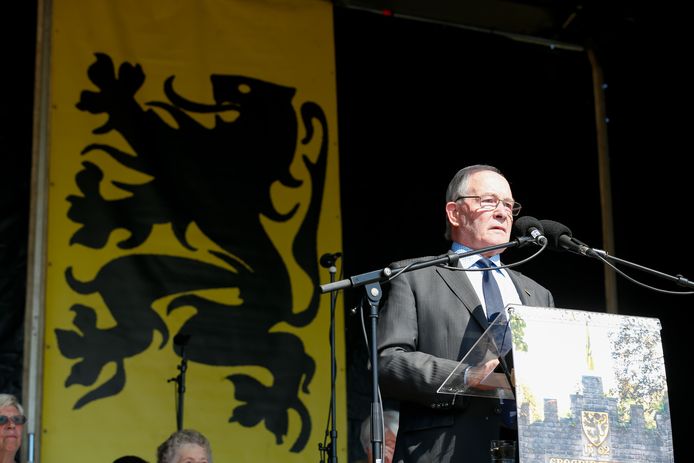 Voorzitter Wim De Wit aan het woord tijdens de IJzerwake.