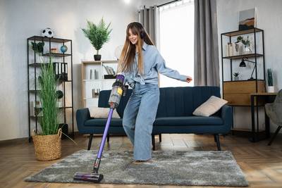 ‘If you wait longer, the battery will run out faster’: how (in)convenient is a battery-powered stick vacuum cleaner?