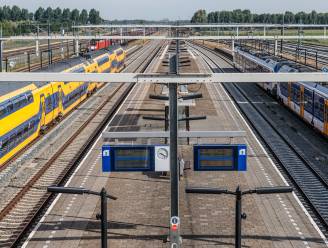 Passagiers filmen en fotograferen bij dodelijk treindrama in Nederland