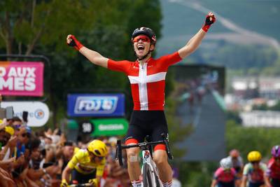 Geen twee op een rij voor Vos: Ludwig houdt gele trui van nieuwe ritzege in Tour de France Femmes