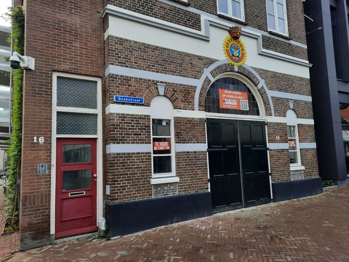 Beekstraat 14, oftewel het oude Leger des Heils-gebouw, staat al een tijdje te huur.