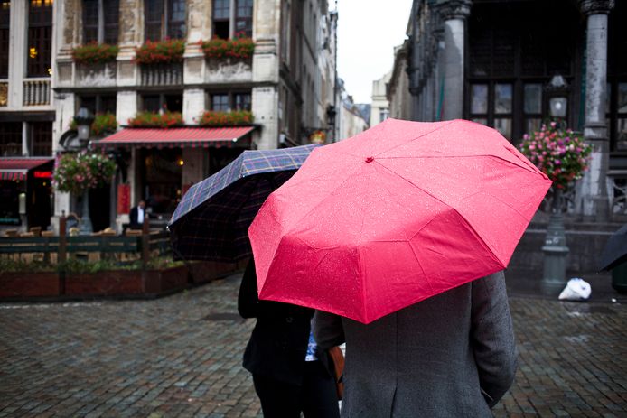 Regenweer in Brussel, beeld ter illustratie.