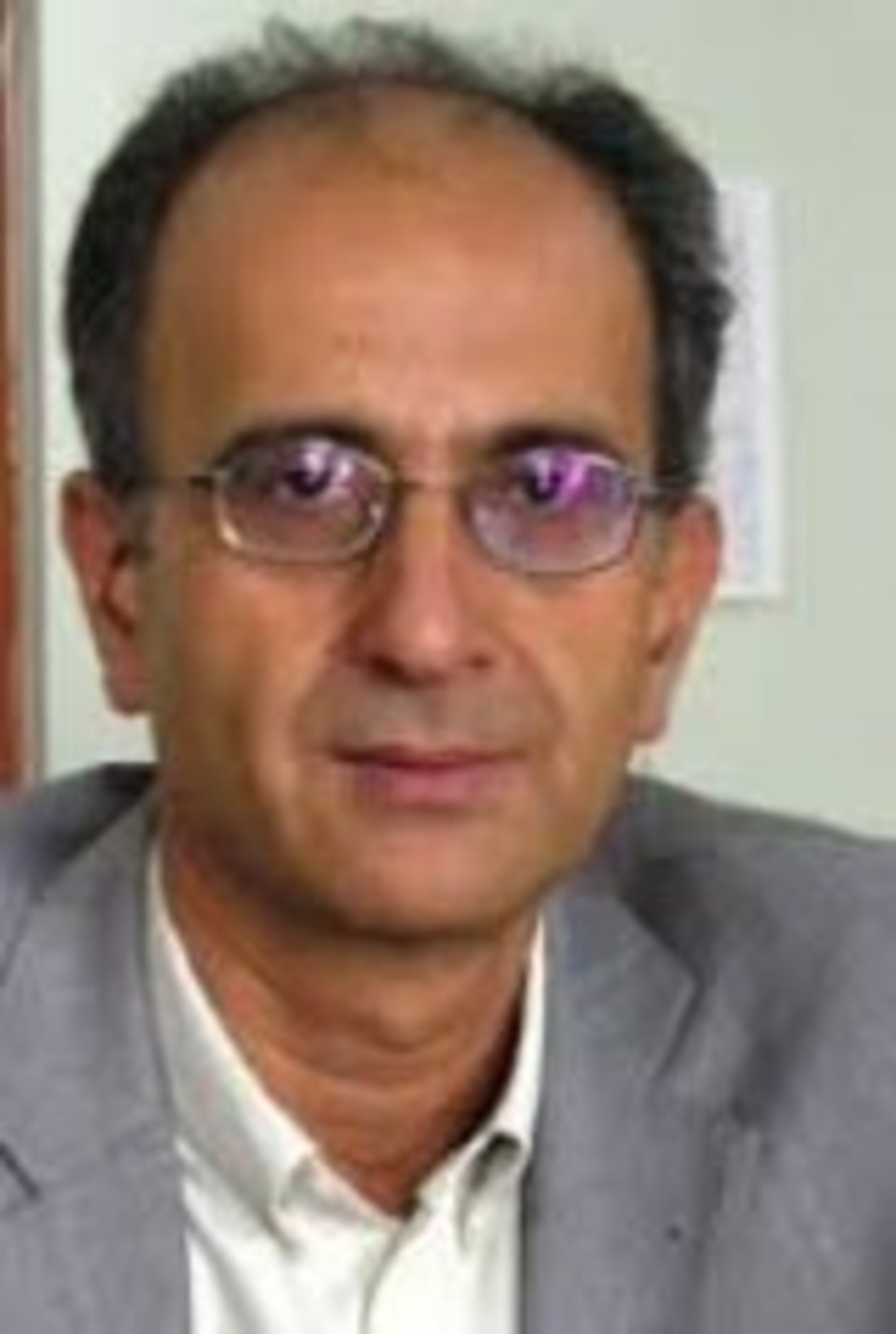 Kavous Seyed-Emami Beeld rv
