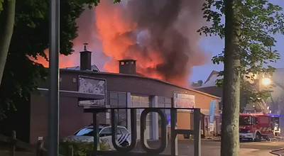 Hevige brand zet scholengemeenschap Mosa-RT in Maaseik in lichterlaaie