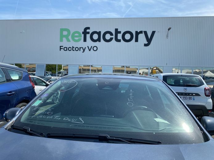 In de ReFactory in Flins krijgen bestaande modellen een grondige opknapbeurt, zodat ze langer mee kunnen.
