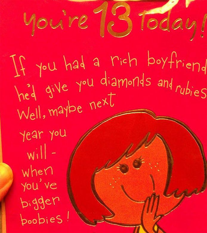 Une Carte D Anniversaire Pour Fille De 13 Ans Qui Fait L Eloge Des Gros Seins Famille 7sur7 Be
