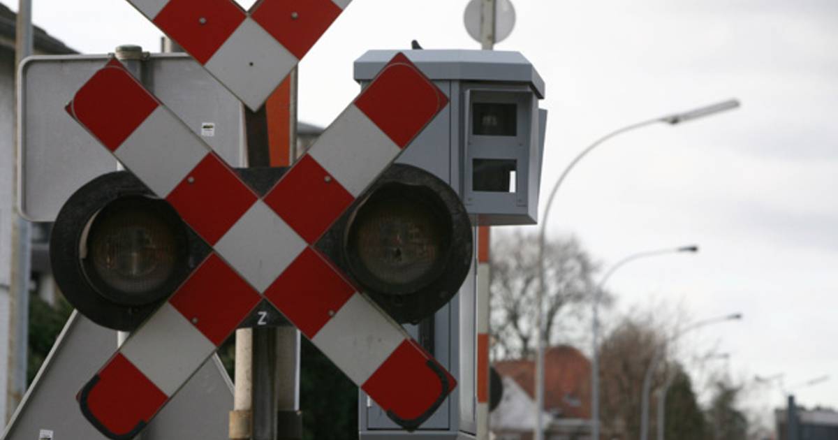 Un homme tué par un train, son corps projeté en blesse un autre Monde