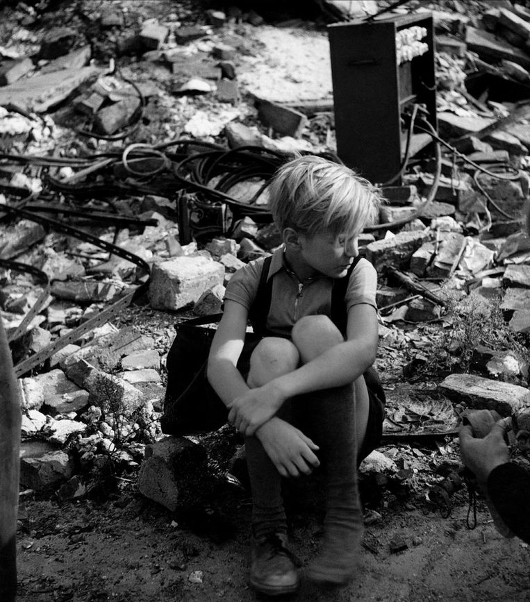 Filmregisseur: Roberto Rosselini. Beeld uit Germania anno zero. Beeld .