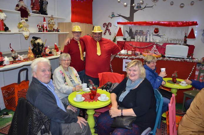 In het Kerstkaffee was het gezellig toeven.