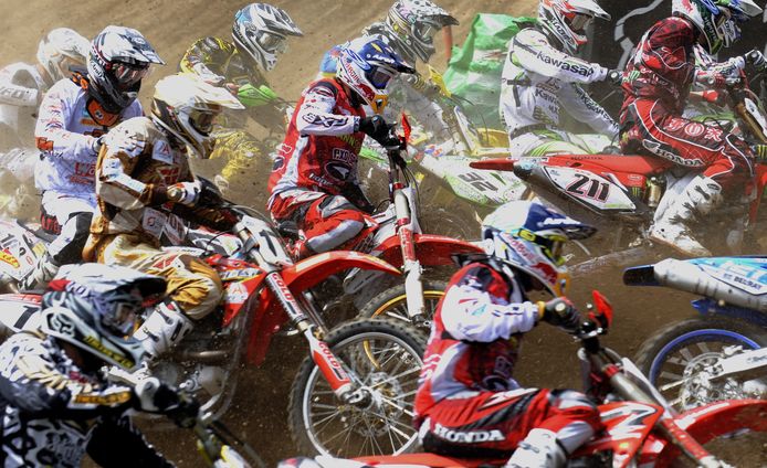Loket;CZE;CZECH REPUBLIC;Motocross riders compete during the MX 1 first race of the Grand Prix of the Czech Republic during the motocross world championship on August 10, 2008, in Loket, West Bohemia . Maximilian Nagl of Germany won the race ahead Jonathan Barragan of Spain and David Philippaerts of Italy. AFP PHOTO/ MICHAL CIZEK . - 2537888.JPG