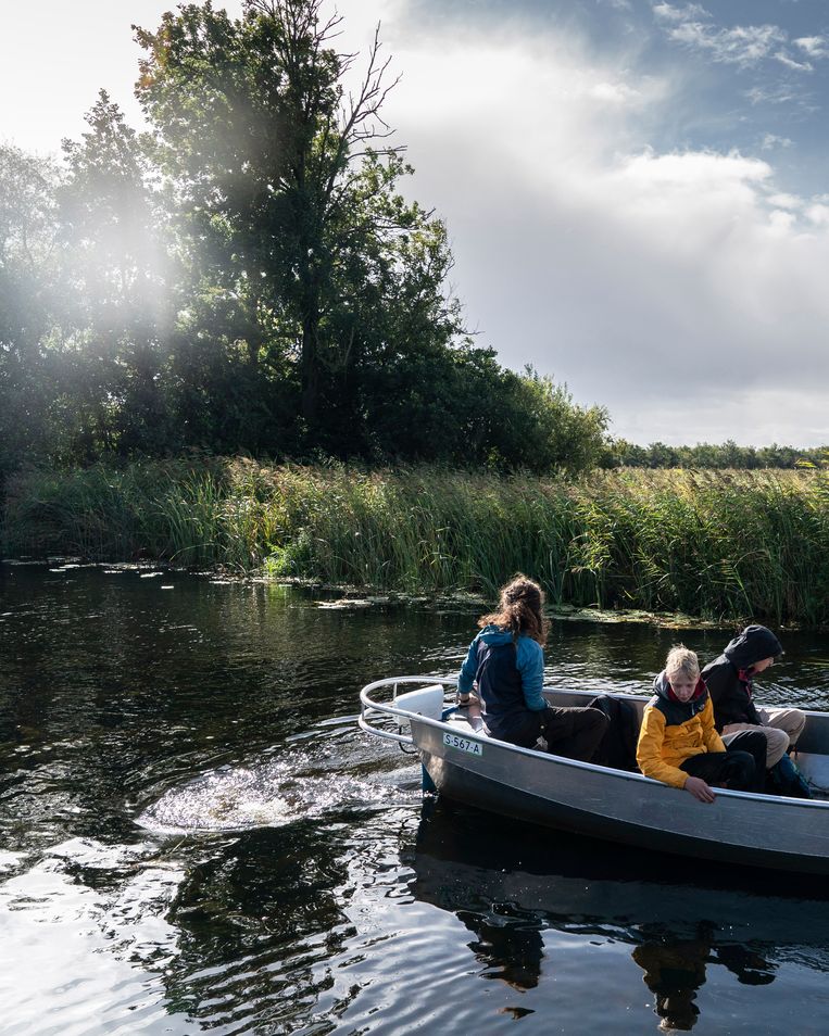 In een fluisterboot het water op. Beeld Reyer Boxem