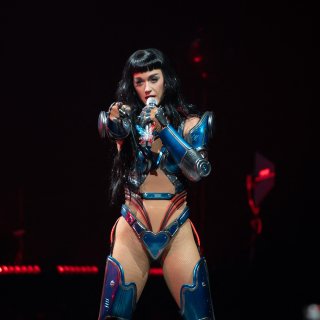 Katy Perry zong in de AFAS Dome vaak te vals om de barsten in haar kroon te verbergen