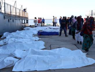 “Vluchtelingen opgegeten door haaien” toen hun boten zonken voor Libische kust