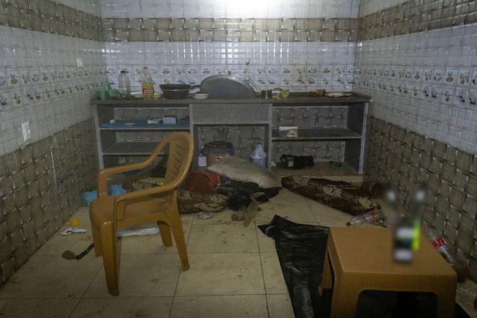 In deze ondergrondse ruimte werden gijzelaars vastgehouden volgens het Israëlische leger.