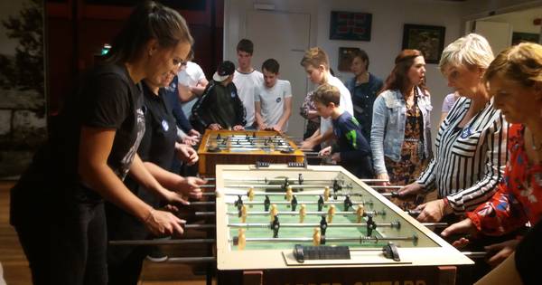 Geen VAR tijdens het tiende tafelvoetbaltoernooi in Biest-Houtakker - BD.nl