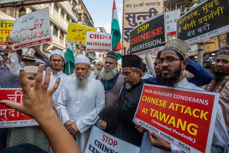 Indiase moslims protesteren in Mumbai tegen China, na de incidenten in Tawang begin december. Beeld ANP / EPA