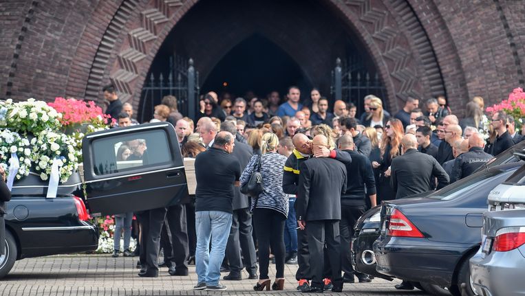 Na de moord op 27 augustus 2015 volgde een week later de begrafenisplechtigheid in Maasmechelen. Beeld BELGA