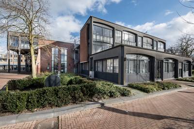 Statushouders in het gemeentehuis in Borne: waarom niet?