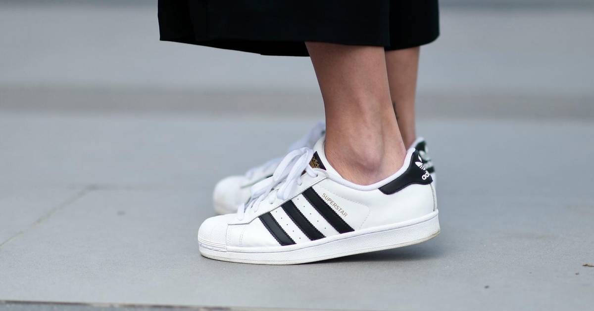Last Van Stinkende Sneakers 3 Trucjes Om Vieze Geuren Eruit Te Krijgen Style Hln Be
