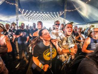 “Dit is het beste festival voor gitaarliefhebbers”: Met veel zon en gedans is ook tweede festivaldag van Blues Peer een succes 