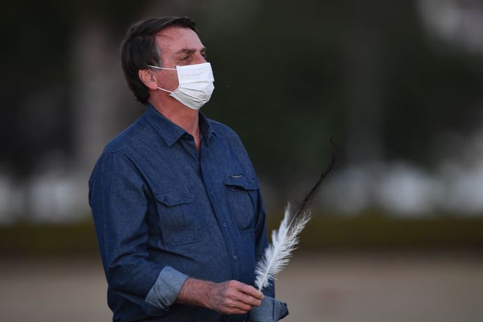 De Braziliaanse president Bolsonaro zit in isolatie sinds hij eerder deze maand positief testte op het virus.